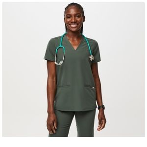 Figs Moss Casma- 3 Pocket Scrub Top Size Medium